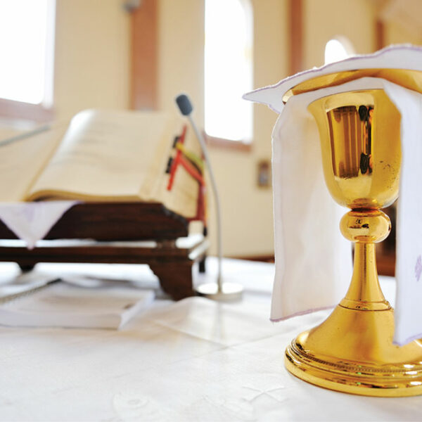 Main religious items used at a catholic mass
