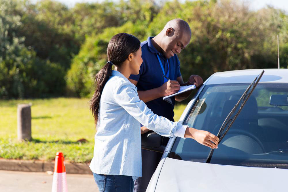 Check these tips before you enroll in a driving school