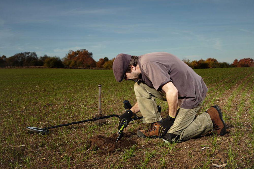 Popular pastime activities involving metal detectors