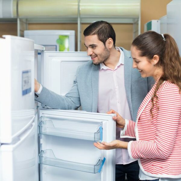 Pros and cons of bottom freezer refrigerators