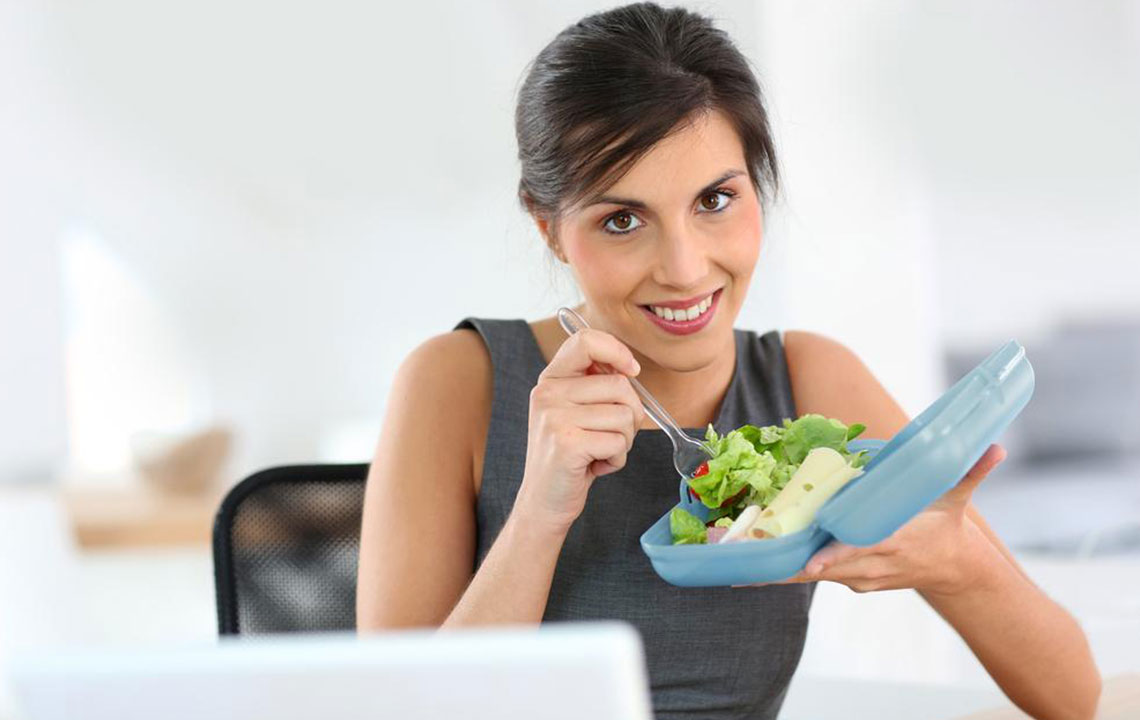 8 Healthy and Easy Snacks to Have at Work